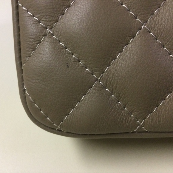 NWT Roberta Rossi Diamond Quilted Leather Crossbody - Picture 6 of 12
